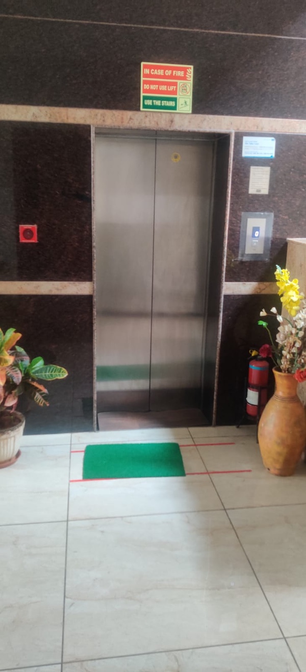Spacious and naturally lit hotel lobby, welcoming guests